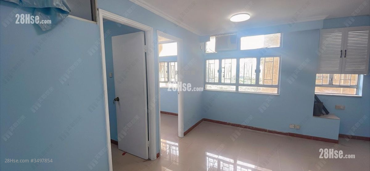 Choi Po Court Sell 2 Bedrooms , 1 Bathroom 338 ft² ( 31.4 m² )