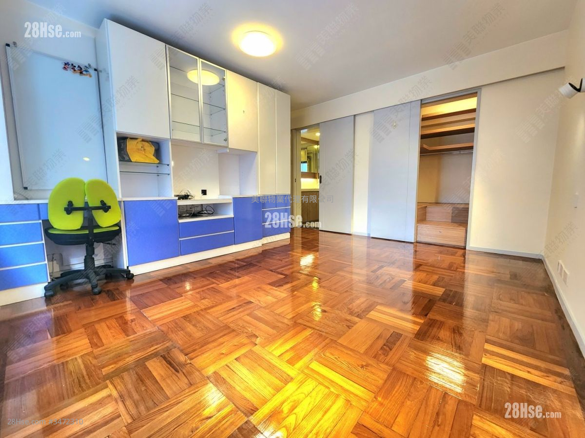 Beverly Villa Sell 3 Bedrooms , 3 Bathrooms 1,212 ft² ( 112.6 m² )