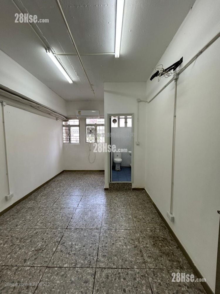 Winfield Industrial Building Rental 190 ft² ( 17.7 m² )