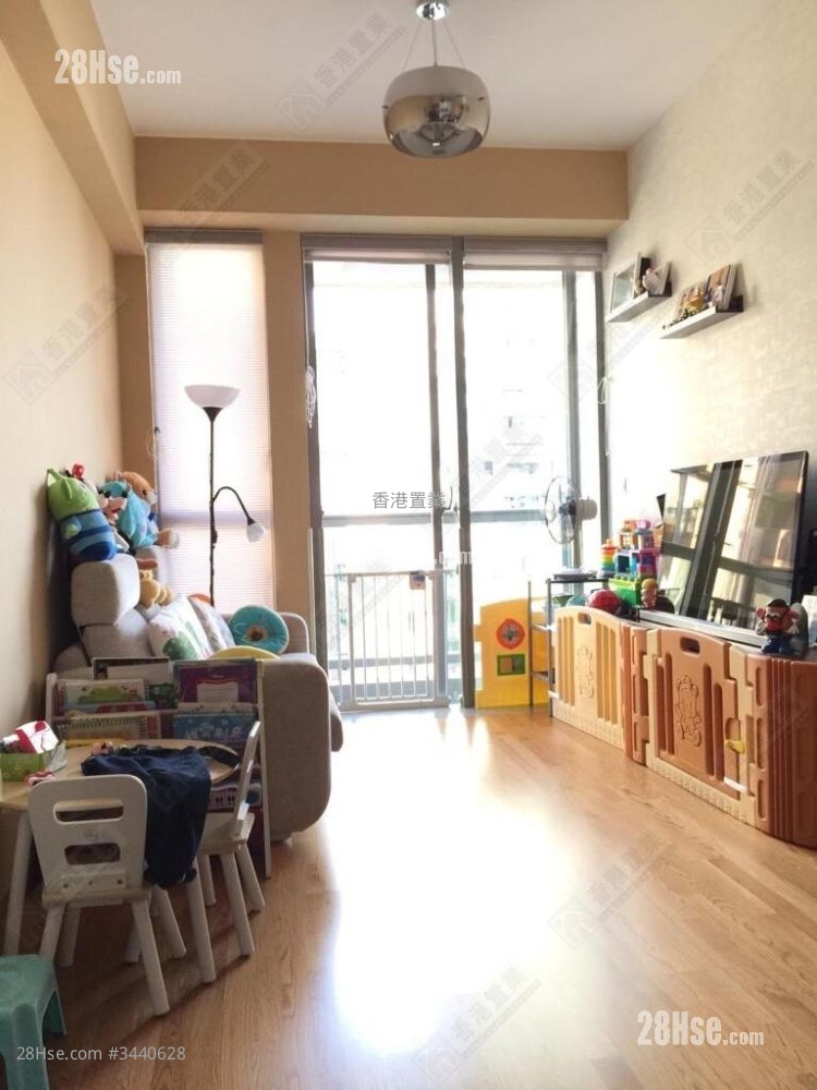 Heya Crystal Sell 2 Bedrooms , 1 Bathroom 498 ft² ( 46.3 m² )