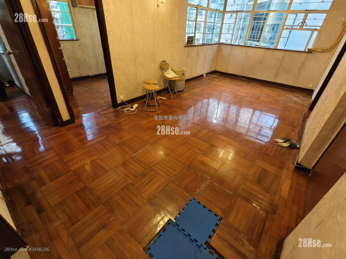 Fuk Lee Building Sell 3 Bedrooms , 1 Bathroom 588 ft² ( 54.6 m² )
