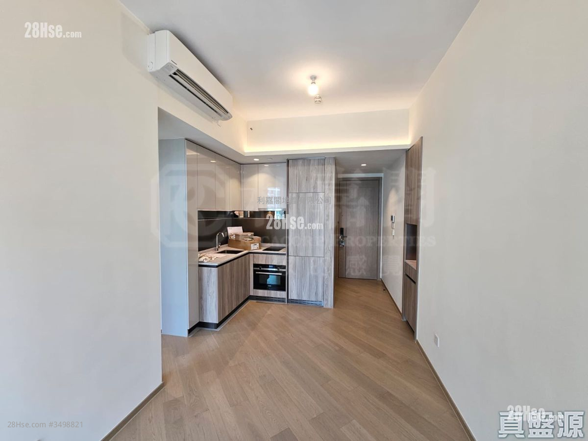 Villa Garda I Sell 2 Bedrooms 448 ft² ( 41.6 m² )
