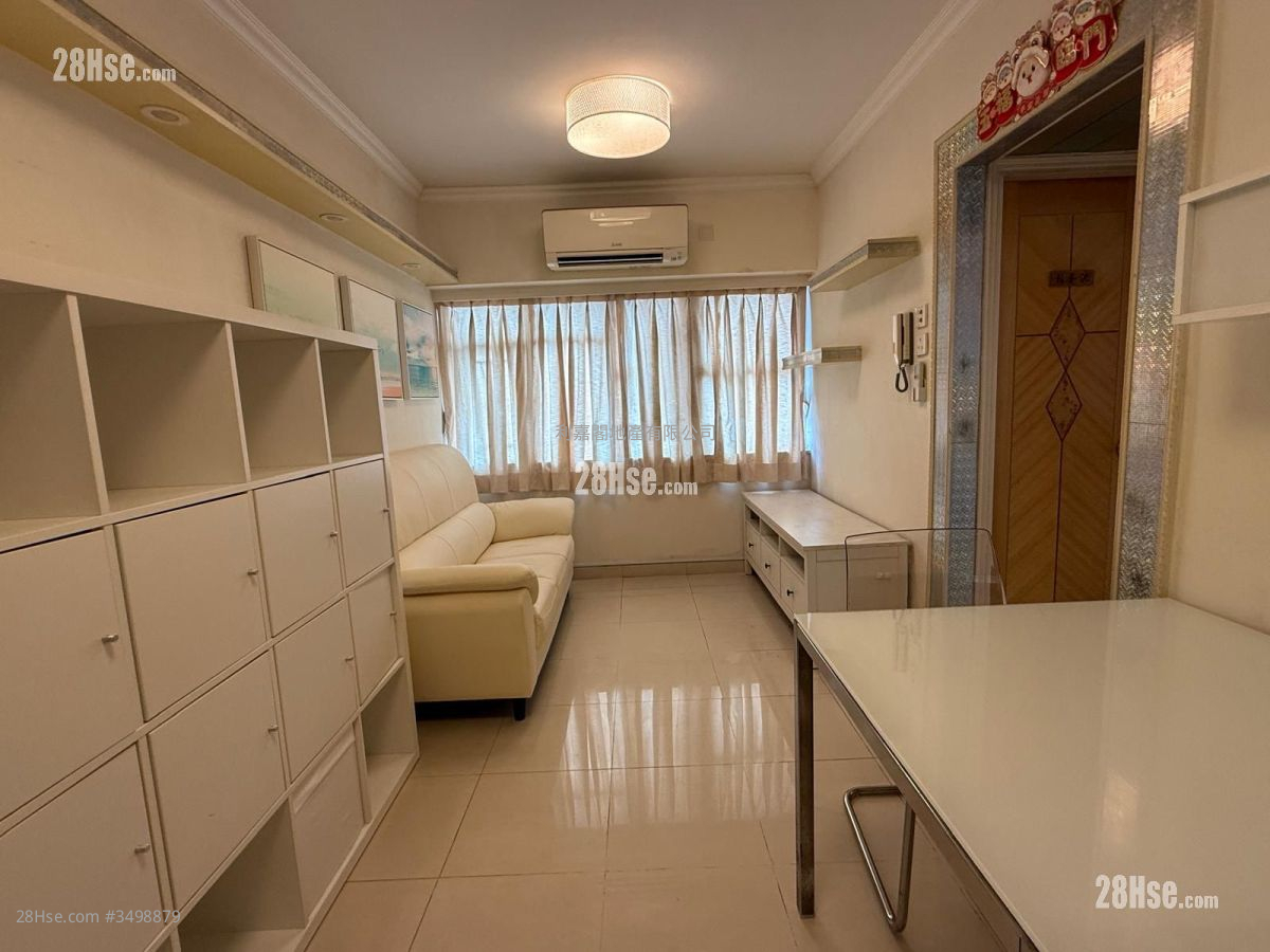 Yuet Lai Court Sell 2 Bedrooms , 1 Bathroom 421 ft² ( 39.1 m² )