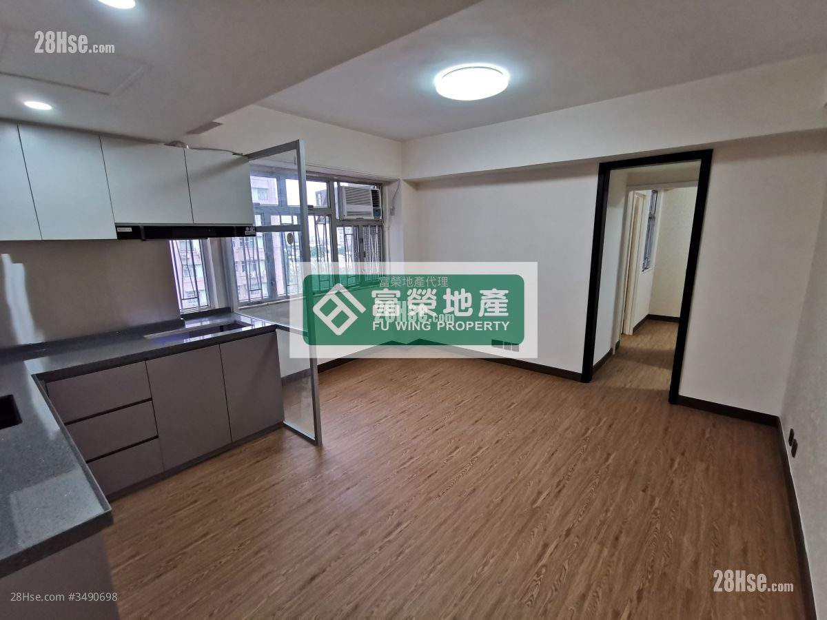 Tak Bo Building Rental 2 Bedrooms , 1 Bathroom 407 ft² ( 37.8 m² )