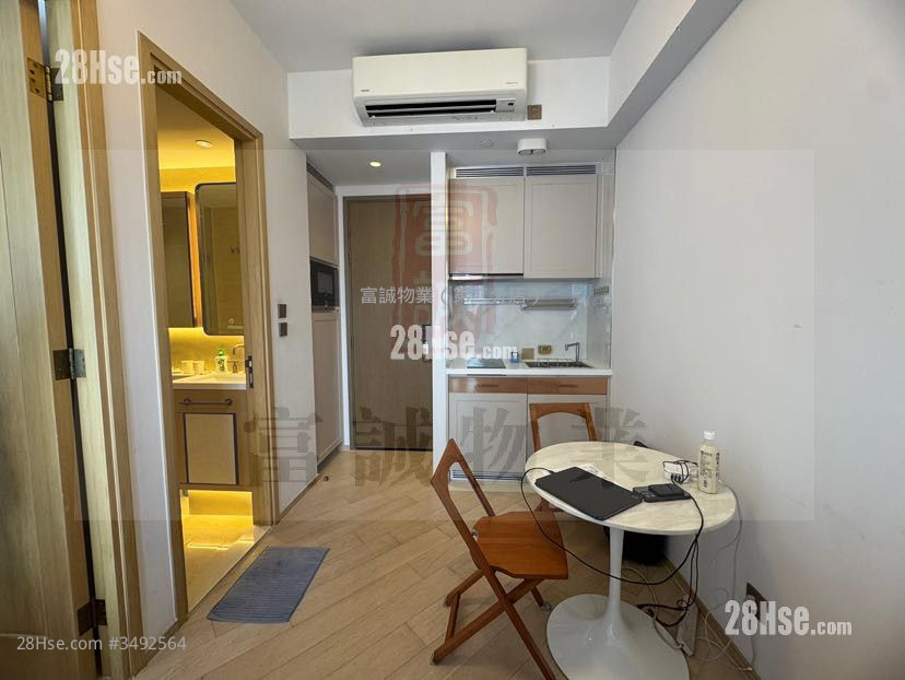 One East Coast Rental 1 Bedroom , 1 Bathroom 261 ft² ( 24.2 m² )