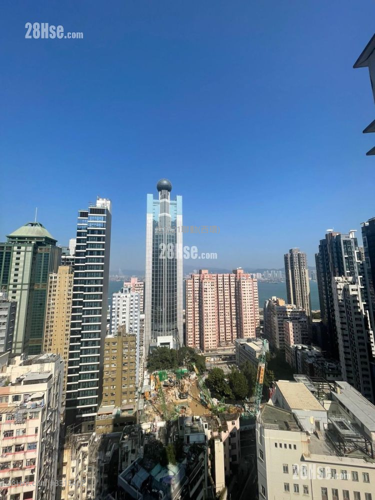 Altro Sell 2 Bedrooms , 1 Bathroom 450 ft² ( 41.8 m² )