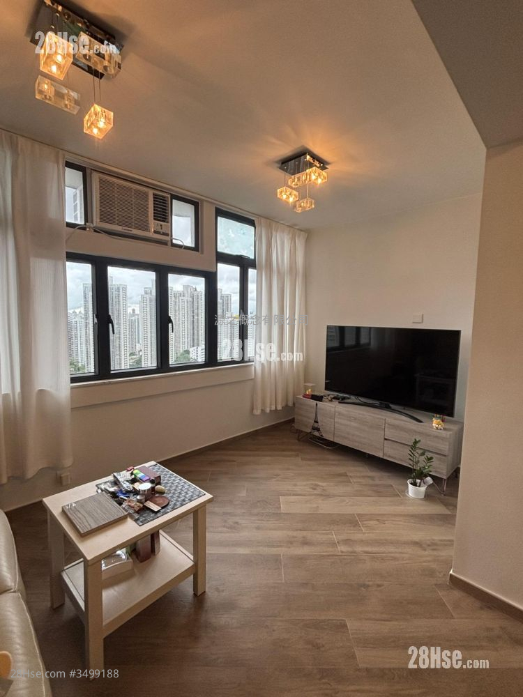 Pang Ching Court Sell 2 Bedrooms , 1 Bathroom 489 ft² ( 45.4 m² )
