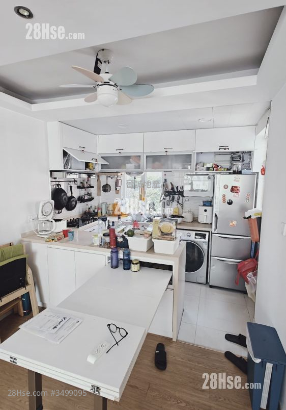 Seaview Garden Sell 2 Bedrooms , 1 Bathroom 582 ft² ( 54.1 m² )