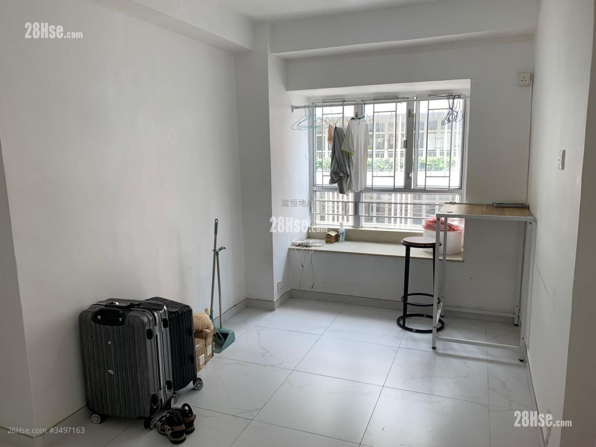 Sunshine Plaza Rental 3 Bedrooms , 2 Bathrooms 463 ft² ( 43.0 m² )