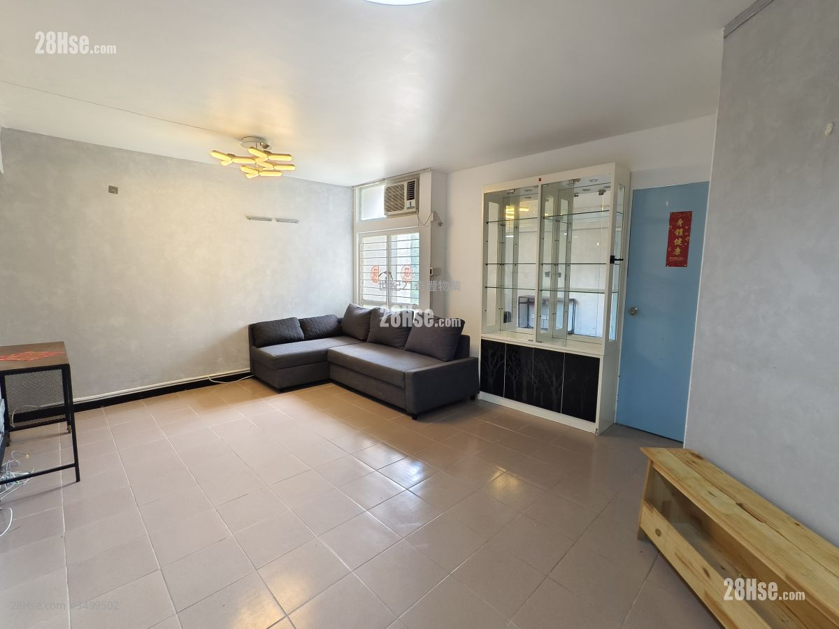 Wah Ming Est Sell 1 Bedroom , 1 Bathroom 443 ft² ( 41.2 m² )