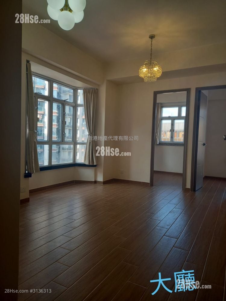 Full Hang Court Rental 2 Bedrooms , 1 Bathroom 361 ft² ( 33.5 m² )