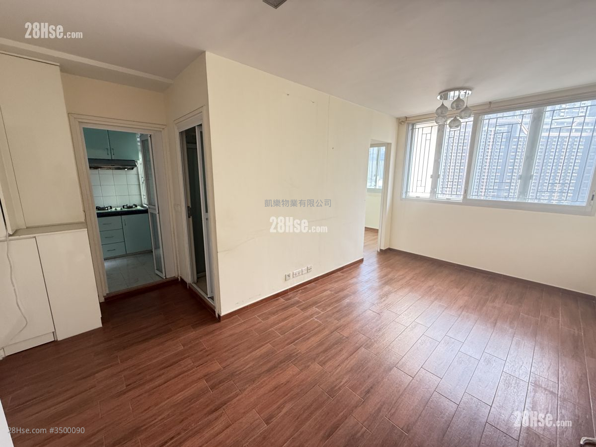 King Tai Court Sell 2 Bedrooms , 1 Bathroom 395 ft² ( 36.7 m² )
