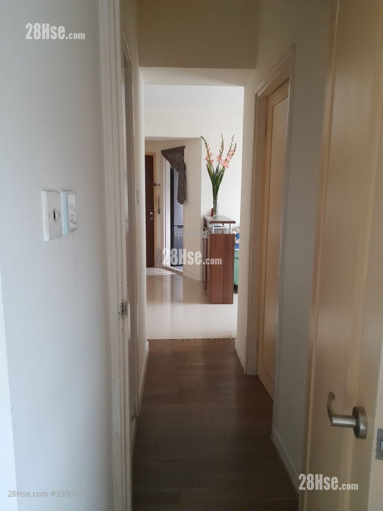 Sea Crest Villa Sell 2 Bedrooms , 1 Bathroom 454 ft² ( 42.2 m² )