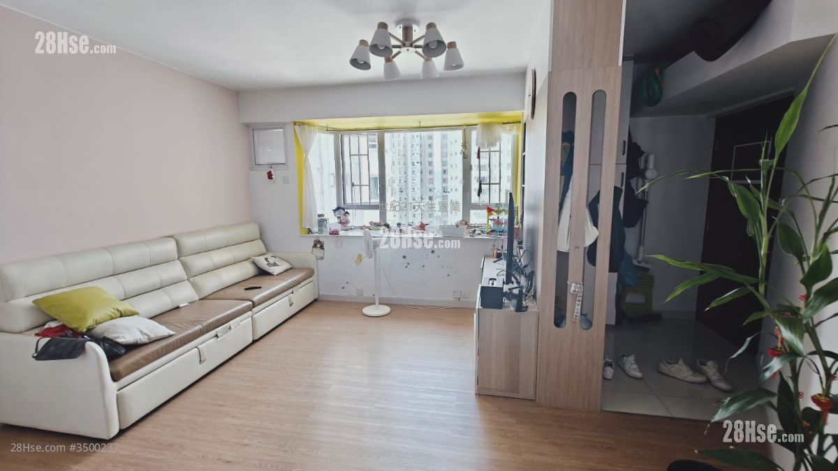 Seaview Garden Sell 2 Bedrooms , 1 Bathroom 582 ft² ( 54.1 m² )