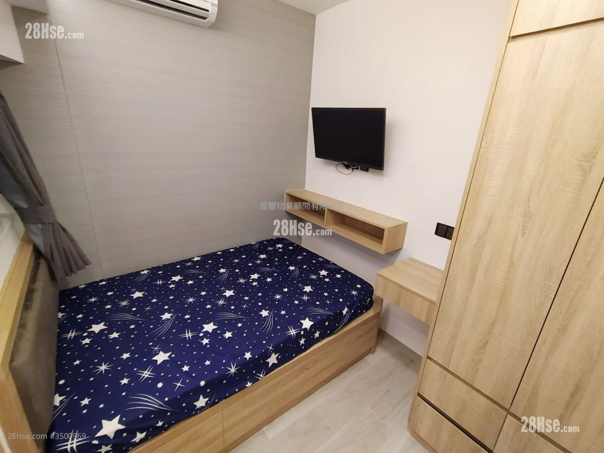 Kwong On Building Rental Studio , 1 Bathroom 140 ft² ( 13.0 m² )