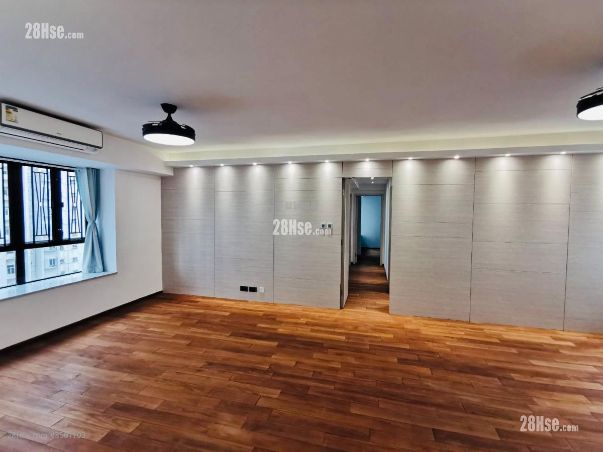 Elegant Villa Rental 5+ Bedrooms , 3 Bathrooms 1,349 ft² ( 125.3 m² )
