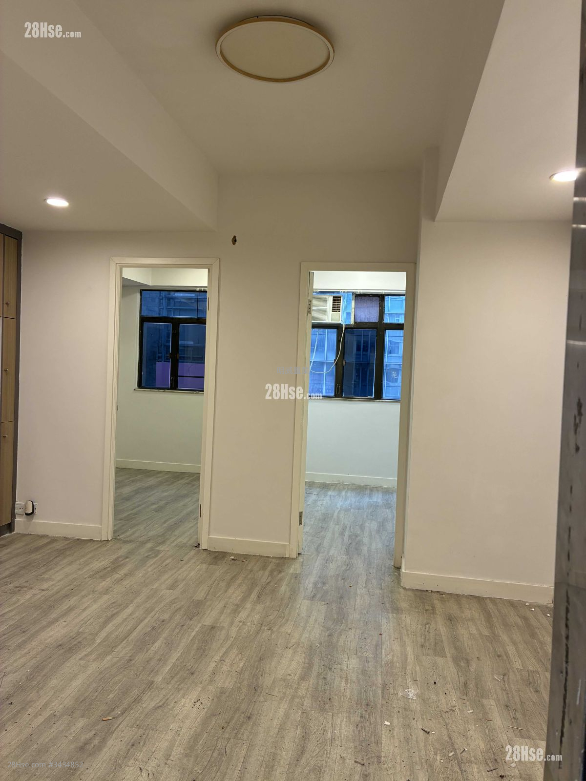 Toa Tak Building Rental 400 ft² ( 37.2 m² )