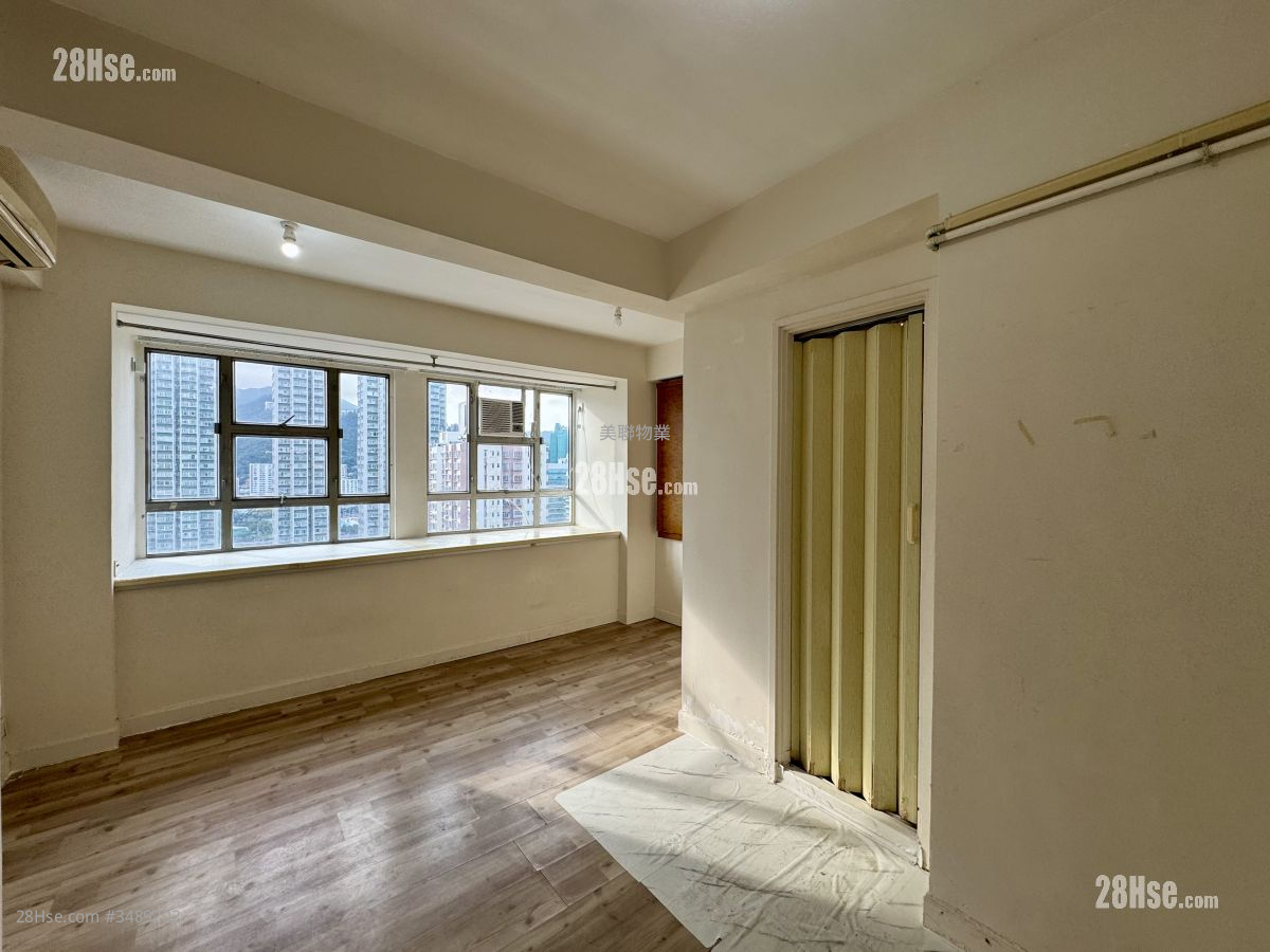 Greenwood Garden Rental Studio , 1 Bathroom 215 ft² ( 20.0 m² )