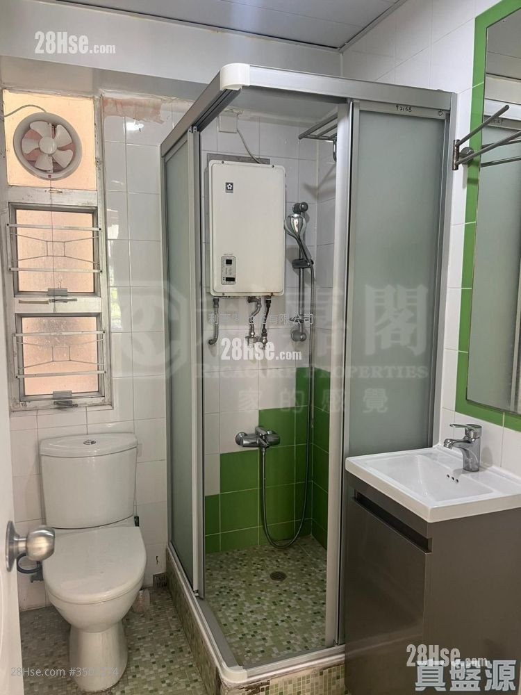 Richland Gardens Sell 2 Bedrooms , 1 Bathroom 407 ft² ( 37.8 m² )