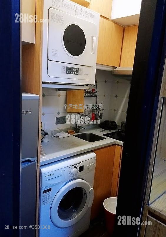 Midland Centre Rental 285 ft² ( 26.5 m² )
