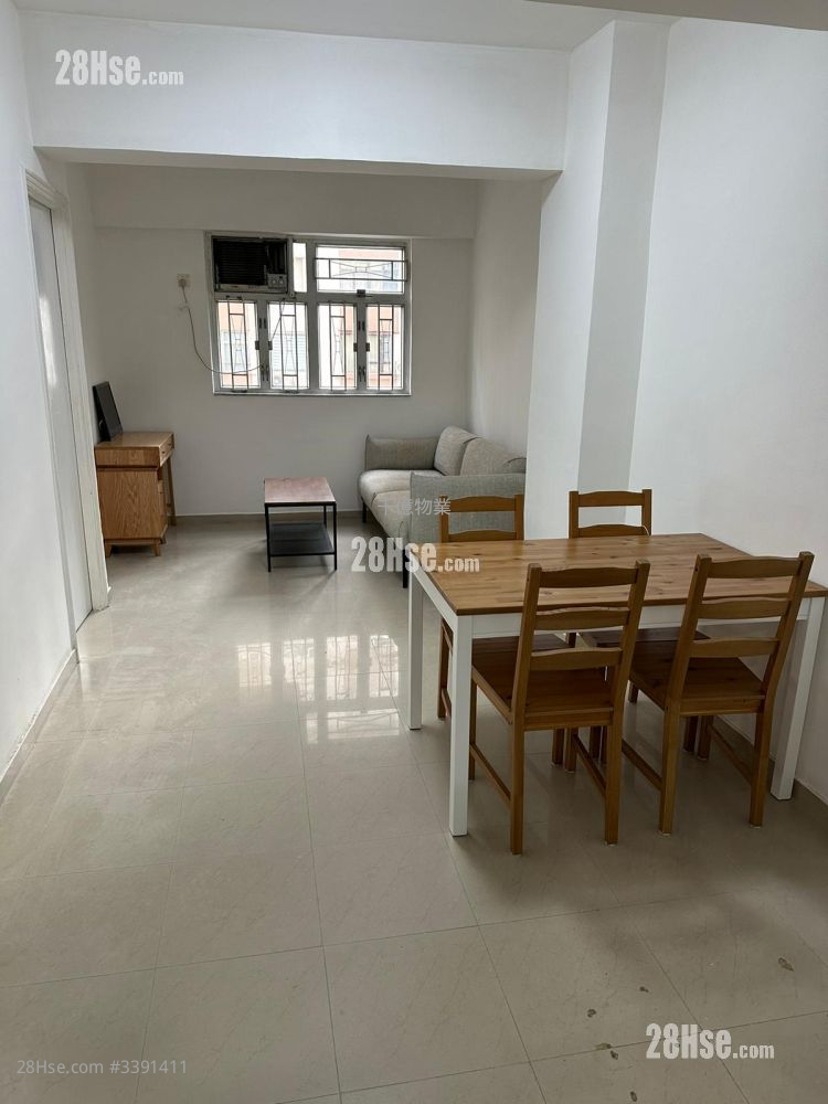 Cheung Hing Building Sell 2 Bedrooms 405 ft² ( 37.6 m² )