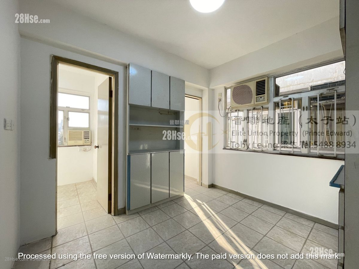 Cheung Hong Mansion Sell 2 Bedrooms , 1 Bathroom 264 ft² ( 24.5 m² )