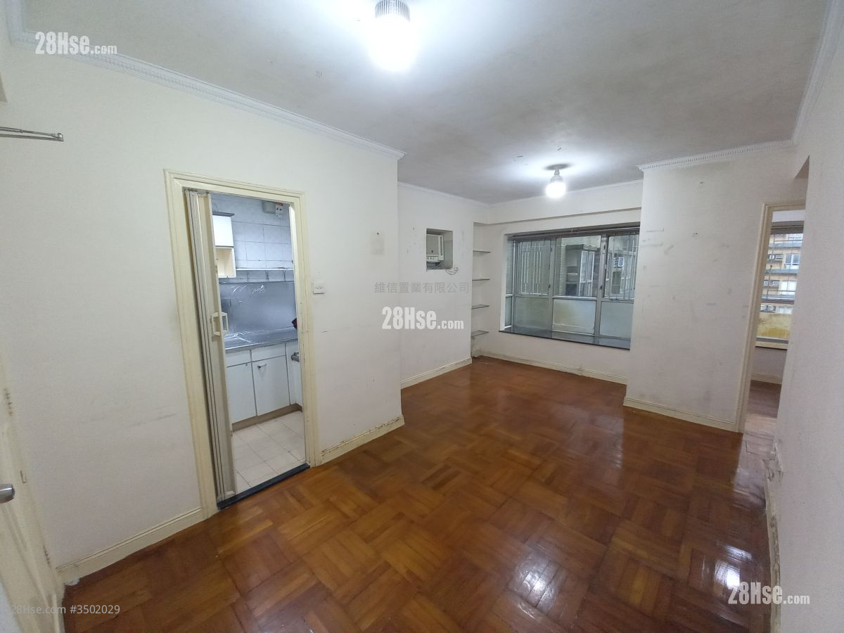 Lakeside Garden Sell 2 Bedrooms , 1 Bathroom 432 ft² ( 40.1 m² )