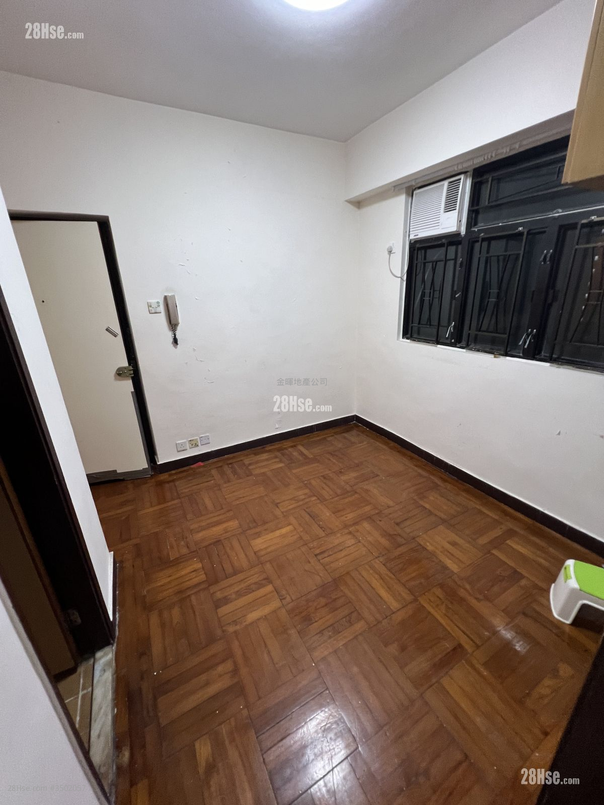Ka Yee Mansion Rental 2 Bedrooms , 1 Bathroom 259 ft² ( 24.1 m² )