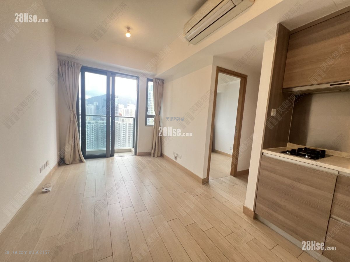 Victoria Skye Sell 2 Bedrooms 439 ft² ( 40.8 m² )