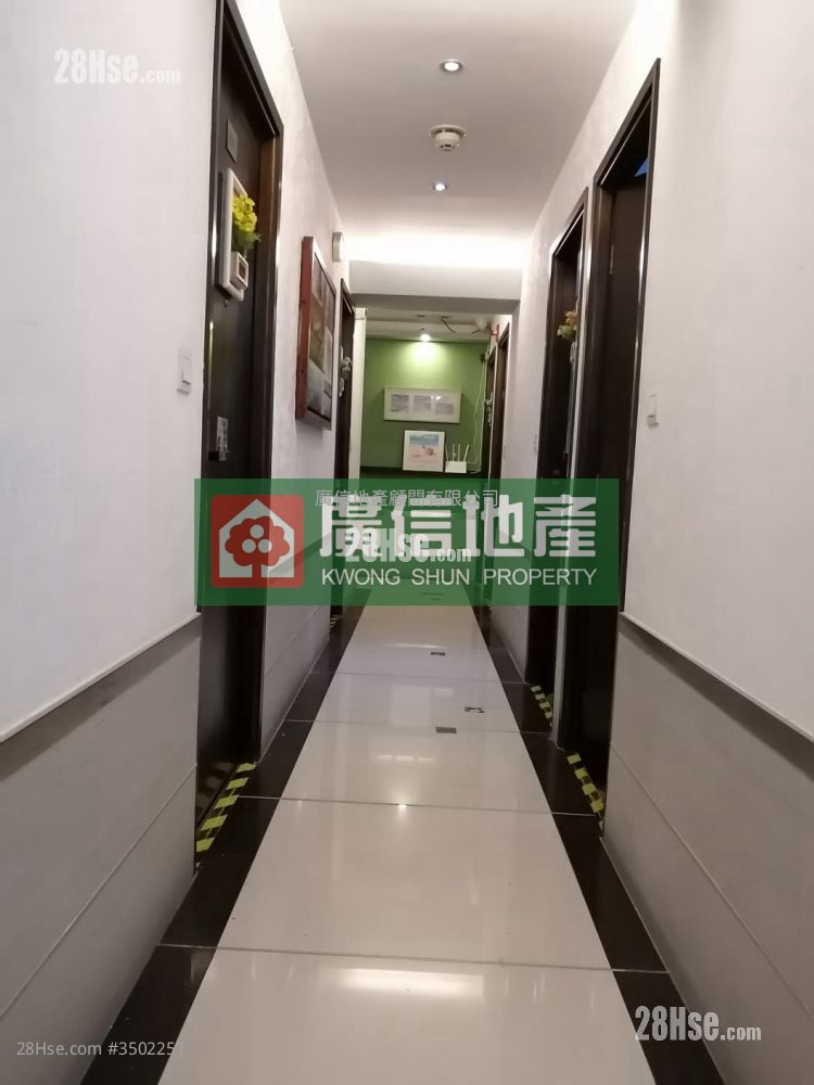 Alhambra Building Sell 5+ Bedrooms , 5+ Bathrooms 1,107 ft² ( 102.8 m² )