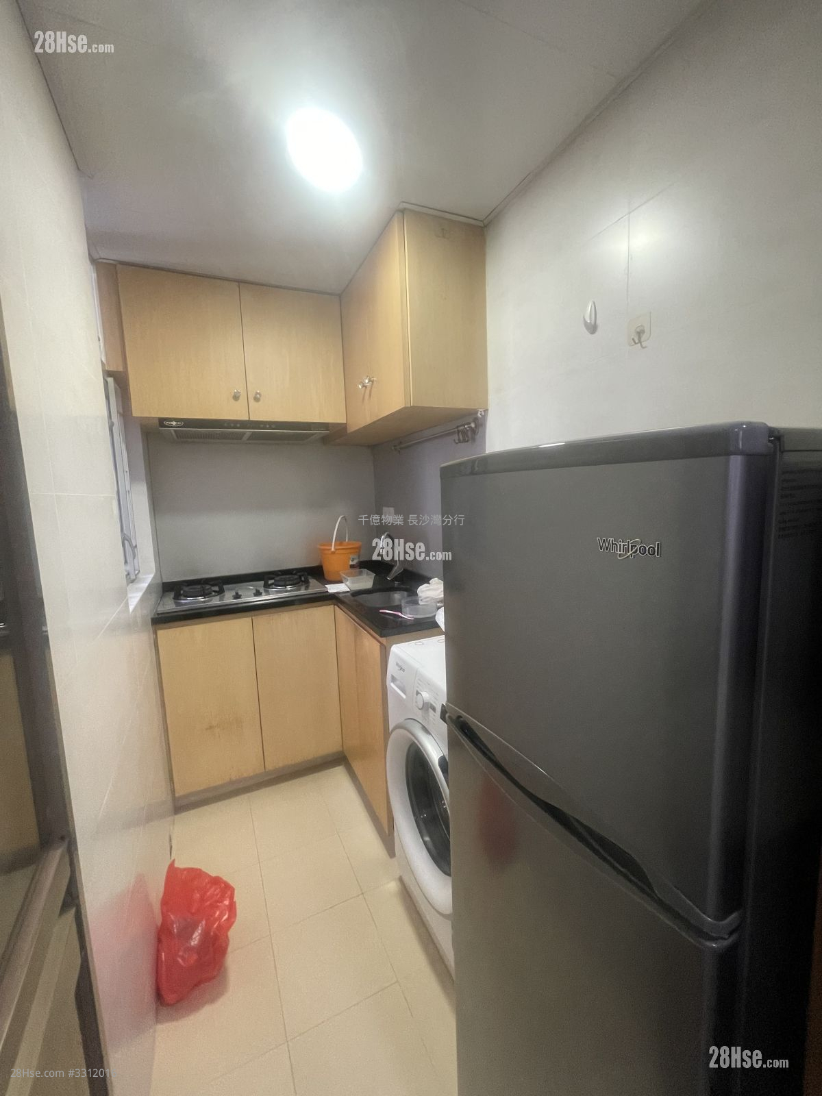 Merlin Centre Rental 2 Bedrooms , 1 Bathroom 280 ft² ( 26.0 m² )