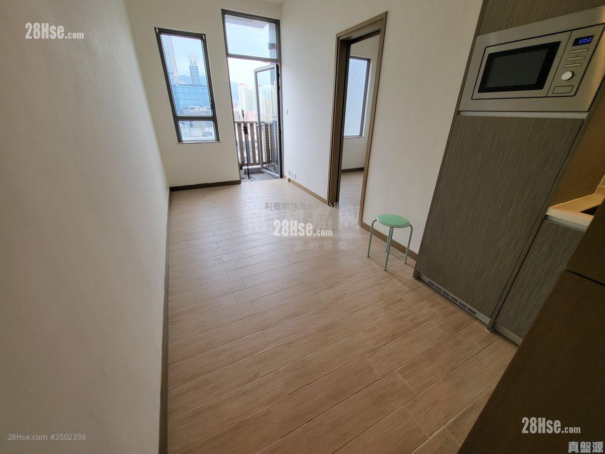 Astoria Crest Sell 1 Bedroom , 1 Bathroom 282 ft² ( 26.2 m² )