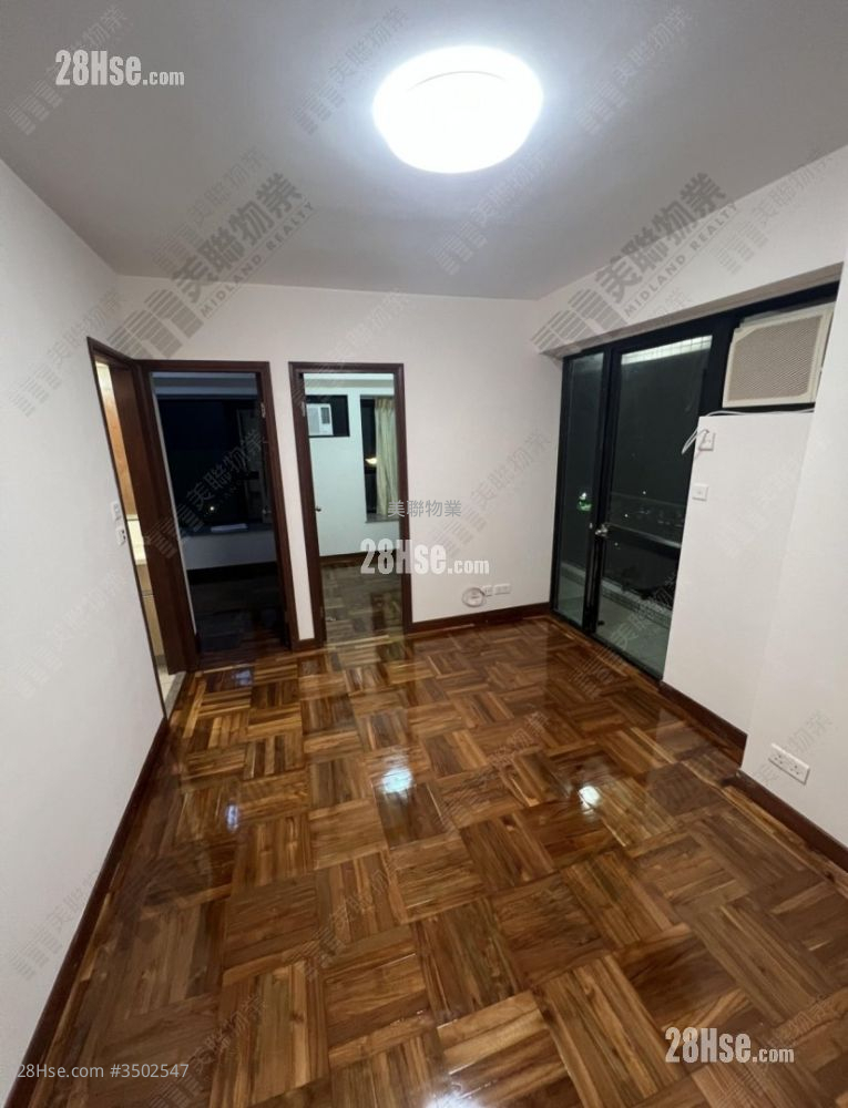 Royal Green Rental 2 Bedrooms , 1 Bathroom 370 ft² ( 34.4 m² )