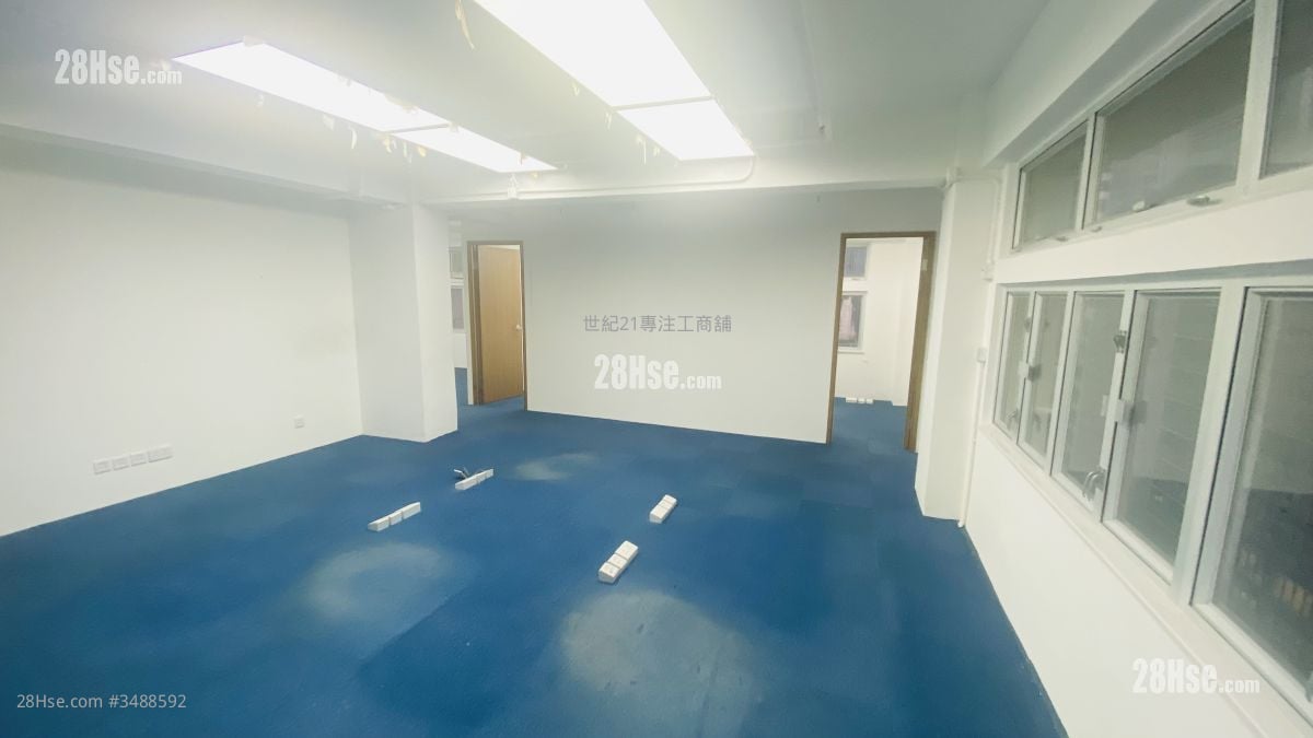 Champion Building Rental 5+ Bedrooms 1,388 ft² ( 128.9 m² )