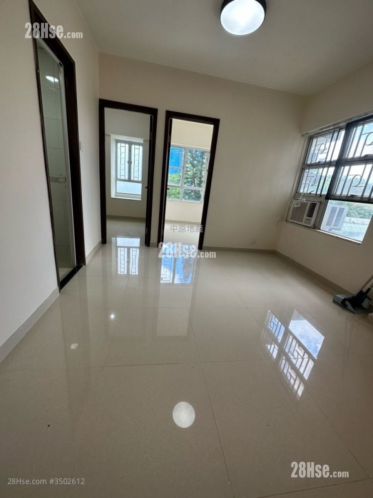 Fanling Centre Sell 2 Bedrooms , 1 Bathroom 366 ft² ( 34.0 m² )
