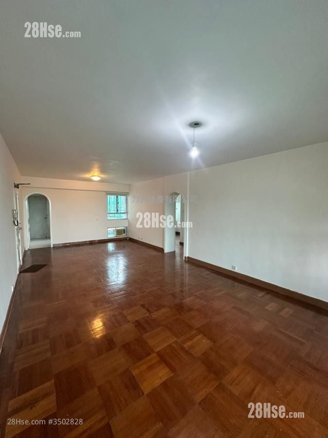 Scenery Garden Rental 4 Bedrooms , 2 Bathrooms 1,370 ft² ( 127.3 m² )