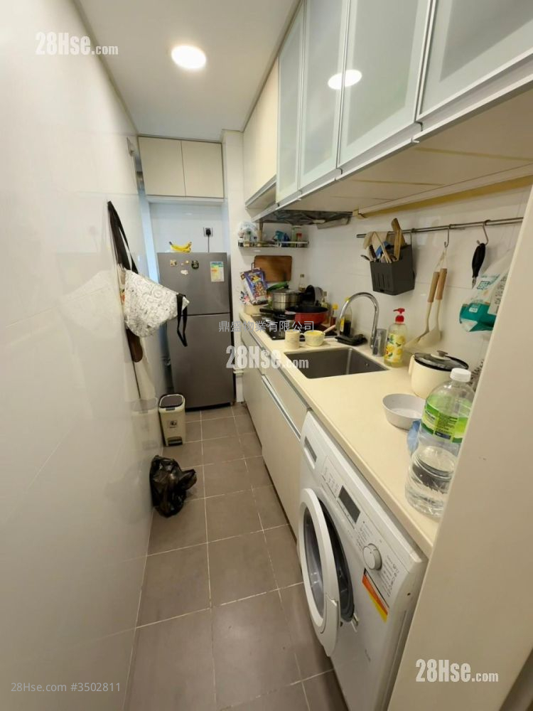 Full Wealth Gardens Rental 2 Bedrooms , 1 Bathroom 421 ft² ( 39.1 m² )