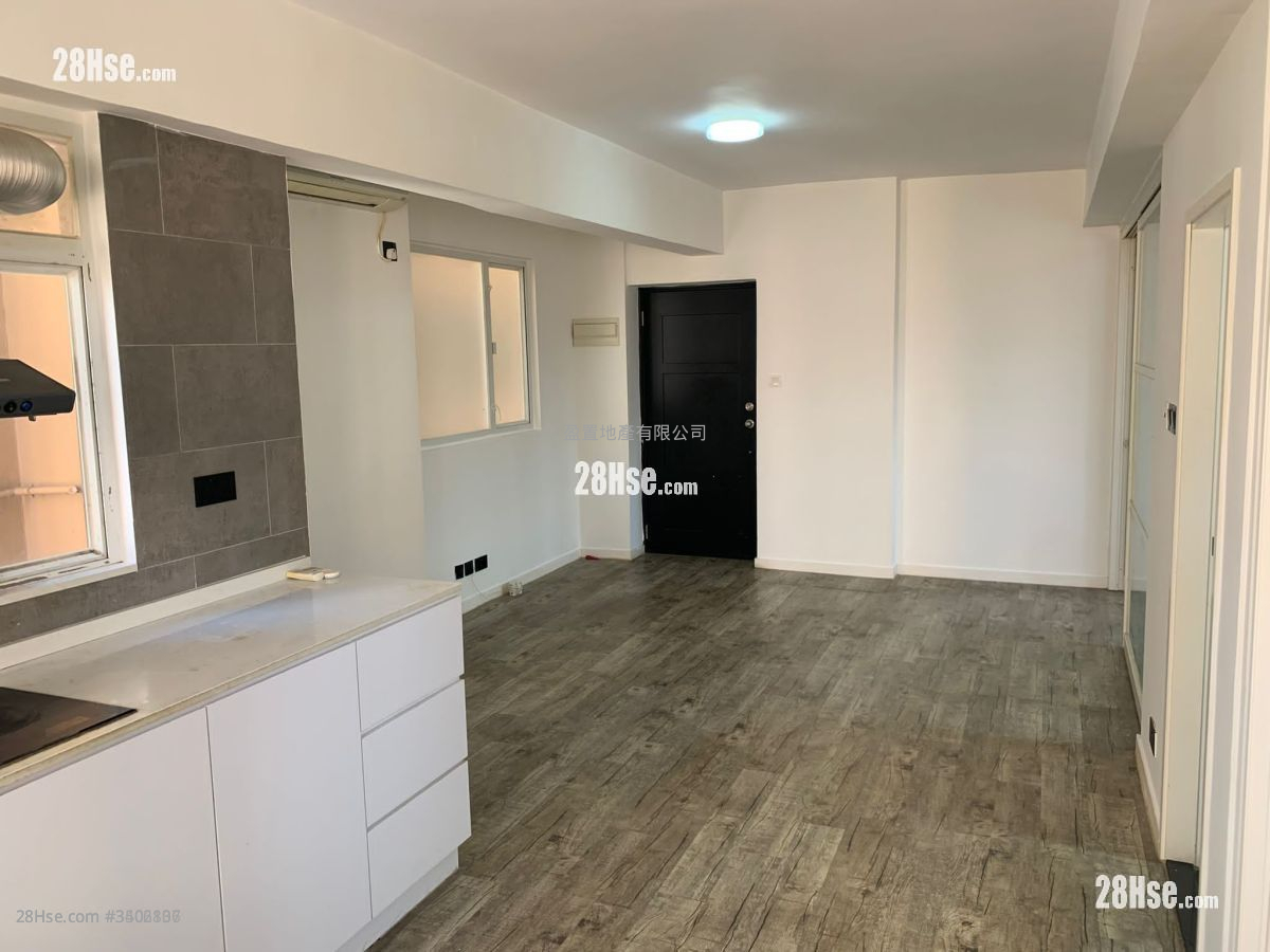 Shun Shing Building Sell 2 Bedrooms 488 ft² ( 45.3 m² )