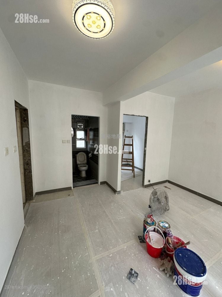 Man Bond Building Sell 1 Bedroom , 1 Bathroom 324 ft² ( 30.1 m² )