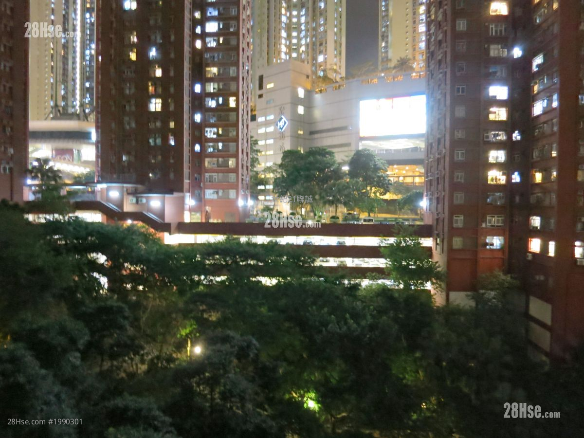 Sceneway Garden Rental 2 Bedrooms , 1 Bathroom 537 ft² ( 49.9 m² )