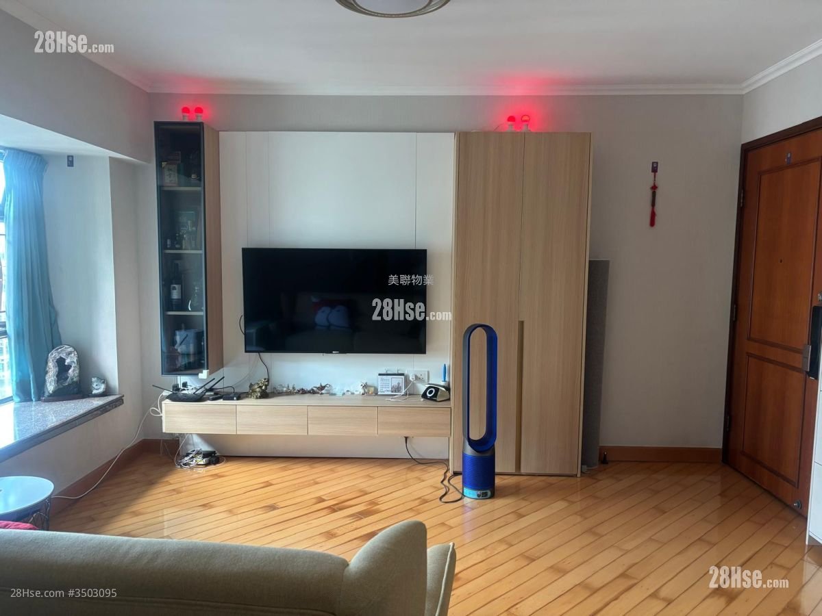 Royal Ascot Sell 2 Bedrooms 594 ft² ( 55.2 m² )