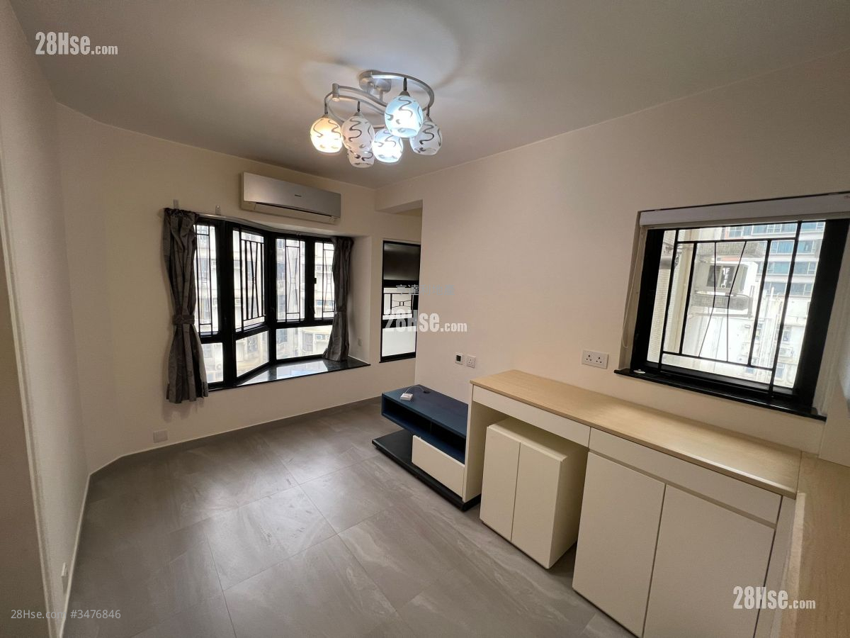 Shaukeiwan Plaza Sell 2 Bedrooms , 1 Bathroom 345 ft² ( 32.1 m² )