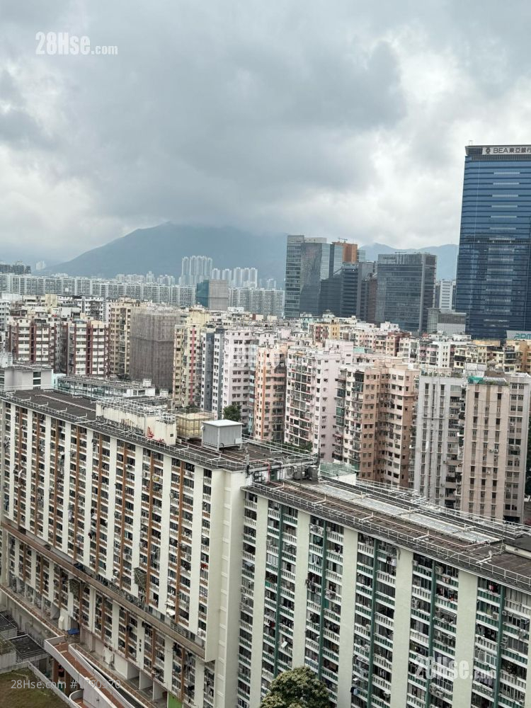 Po Pui Court Sell 2 Bedrooms , 1 Bathroom 401 ft² ( 37.3 m² )