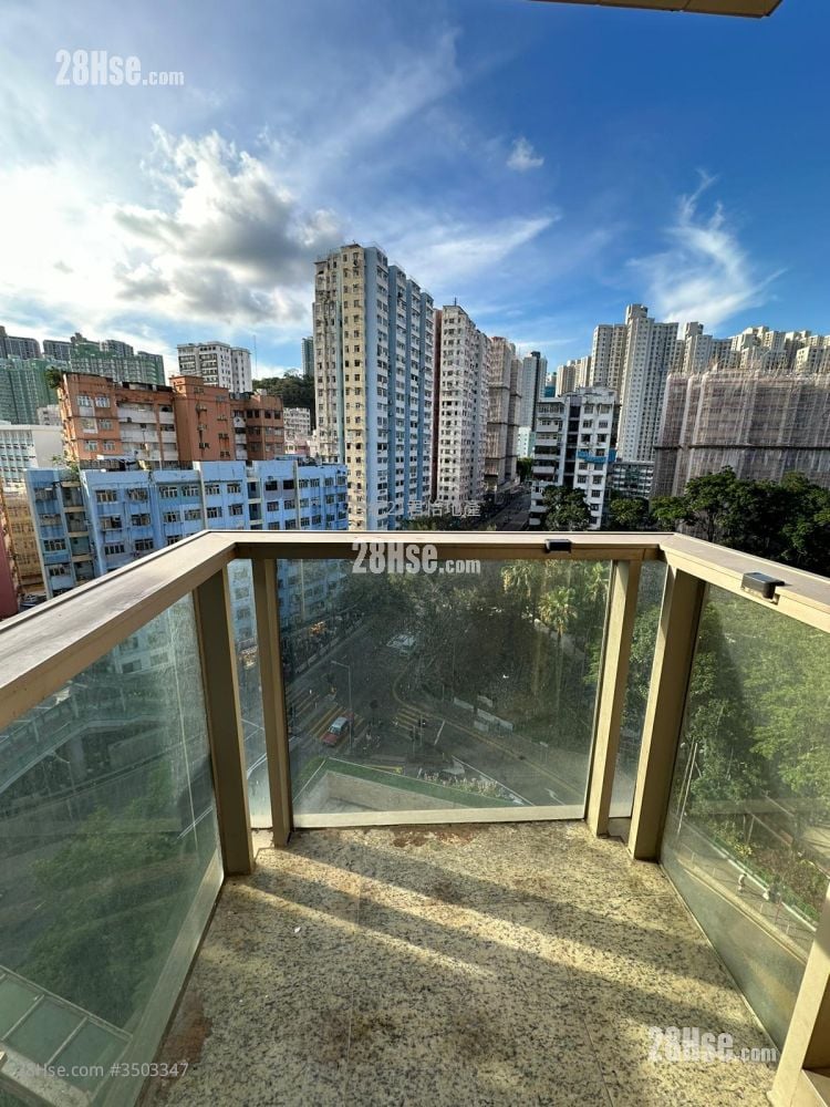 Park Metropolitan Sell 2 Bedrooms , 1 Bathroom 536 ft² ( 49.8 m² )