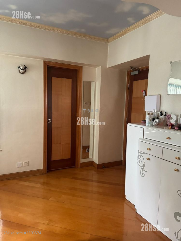 Baily Court Sell 2 Bedrooms 309 ft² ( 28.7 m² )