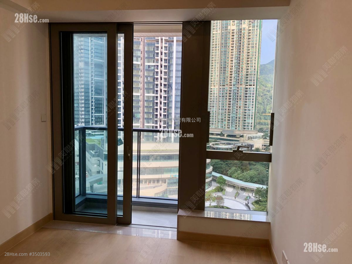 Marini Sell 2 Bedrooms , 1 Bathroom 457 ft² ( 42.5 m² )