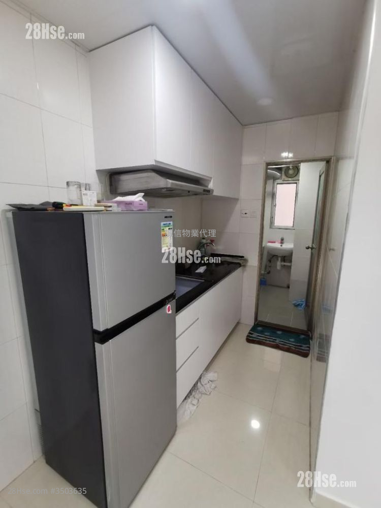 Des Voeux Building Rental 3 Bedrooms , 2 Bathrooms 650 ft² ( 60.4 m² )