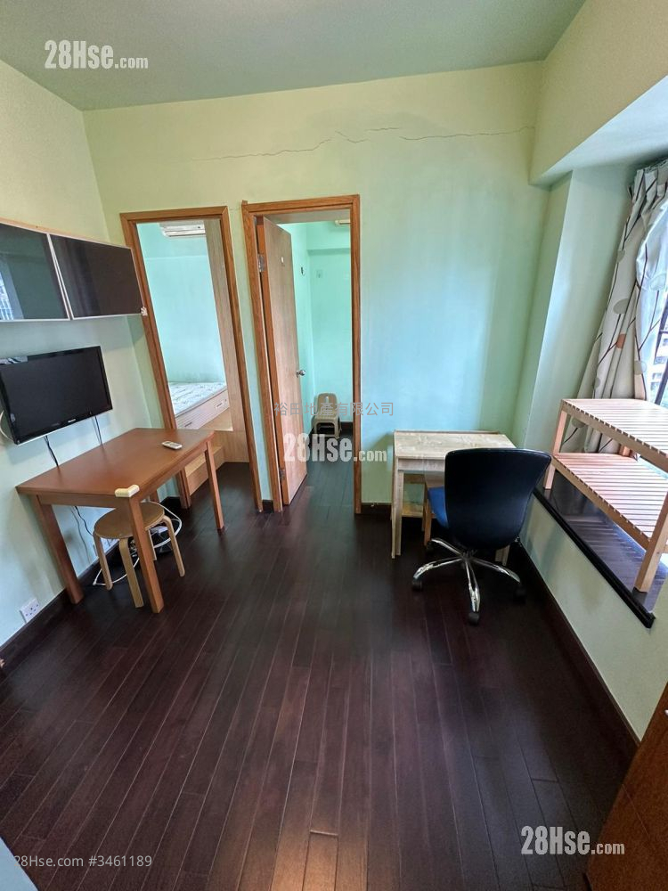 Charmview Court Rental 2 Bedrooms , 1 Bathroom 288 ft² ( 26.8 m² )