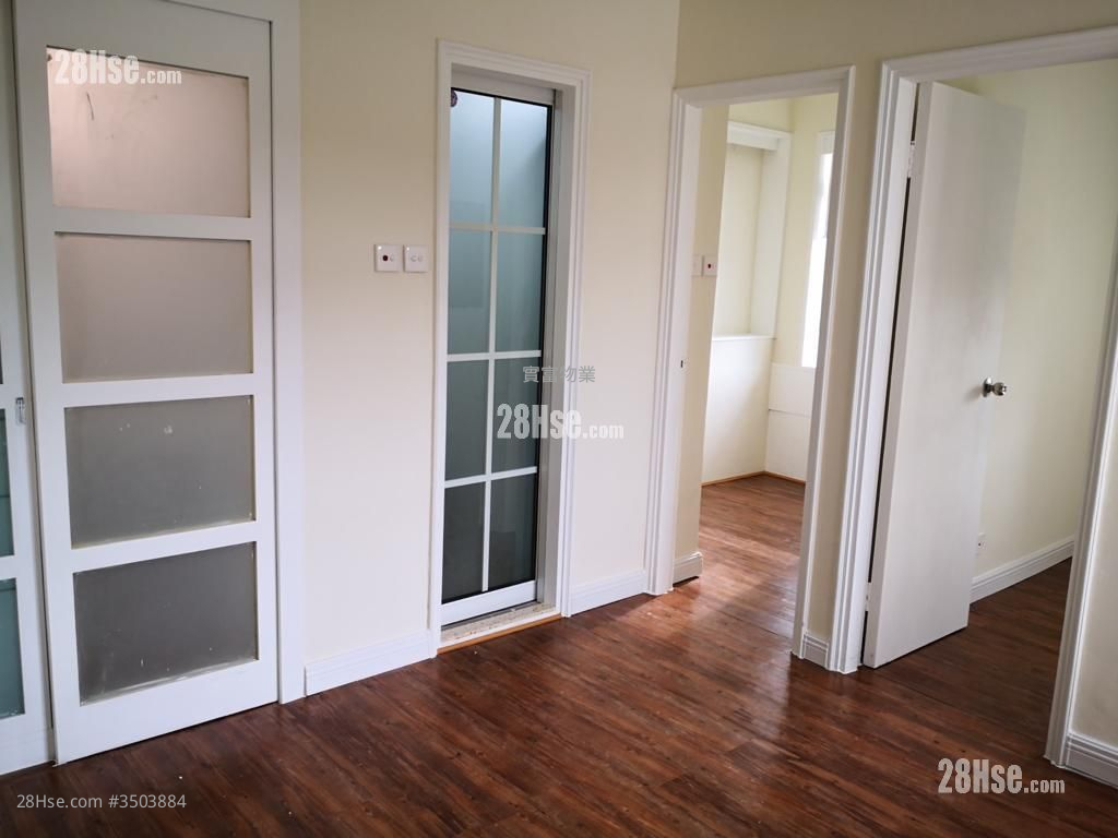 Beautiful Garden Sell 2 Bedrooms , 1 Bathroom 293 ft² ( 27.2 m² )