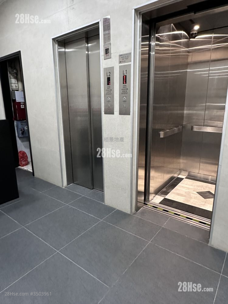 Mayland Court Rental 2 Bedrooms , 1 Bathroom 347 ft² ( 32.2 m² )